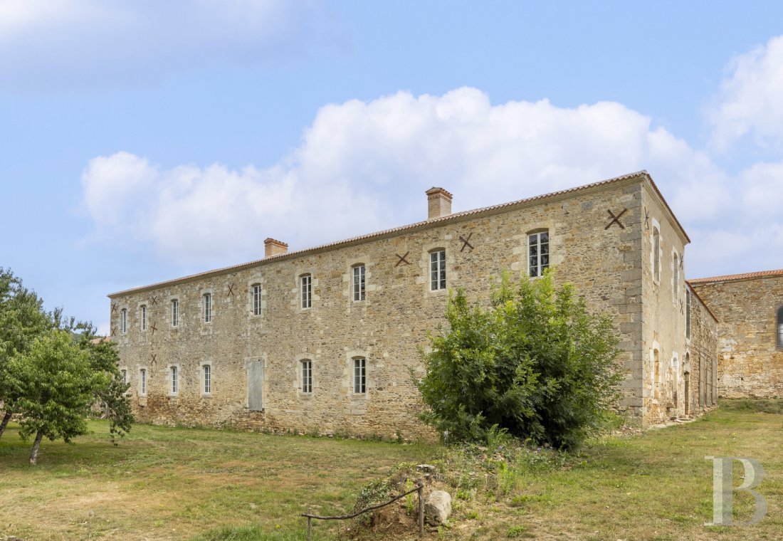 En Vendée, non loin de La Roche-sur-Yon, une ancienne abbaye cistercienne rénovée pour de calmes séjours - photo  n°35